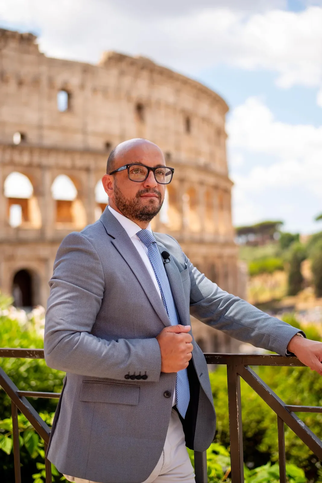 Dr. Tiago Alan Dias no Coliseu de Roma - Fundador Dias e Dias Advogados