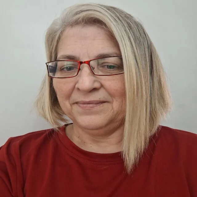 Denise Silveira - Assistente Administrativa Dias e Dias